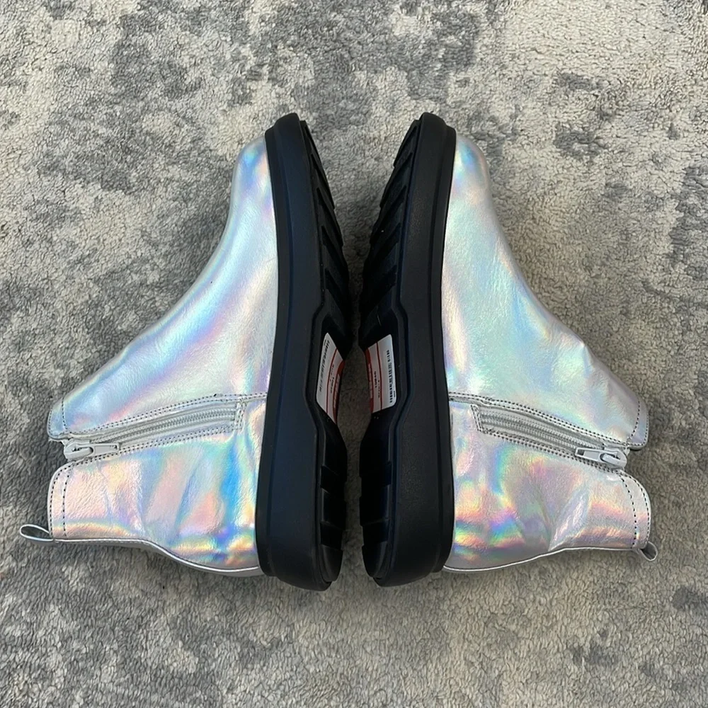 New DV Dolce Vita Cole Ankle Boots Iridescent Metallic Moon Boots Sz 4